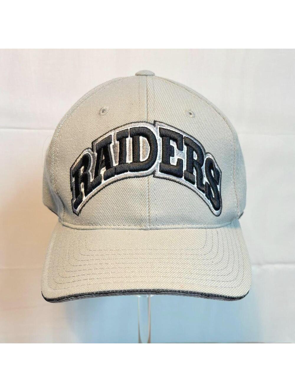 Vintage 1990s Oakland Raiders American Needle NFL Snapback Puff Embroidery